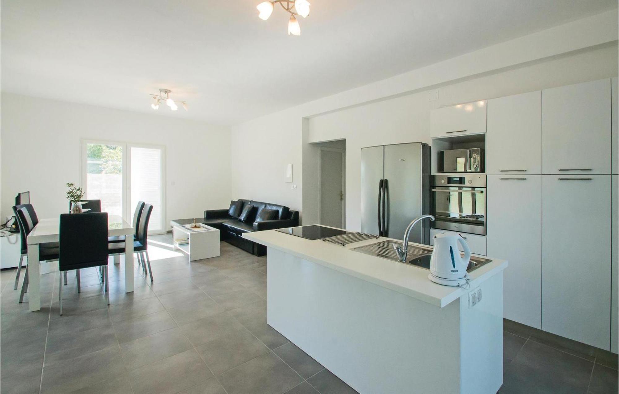 Stunning Apartment In Grscica With Kitchen Prizba Exteriér fotografie