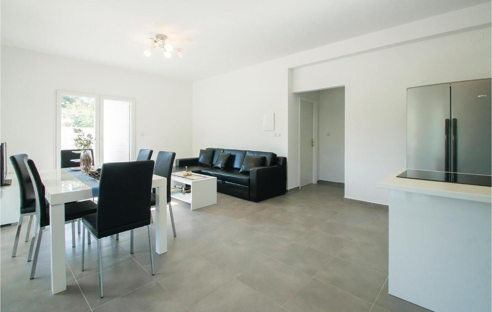 Stunning Apartment In Grscica With Kitchen Prizba Exteriér fotografie